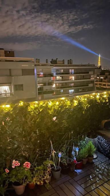 Loft With Romantic View Over The Eiffel Tower * Paris