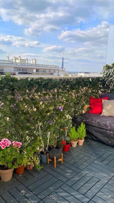 Loft With Romantic View Over The Eiffel Tower Apartment