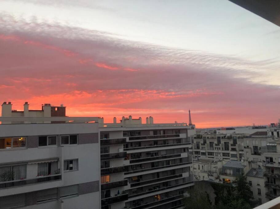 Loft With Romantic View Over The Eiffel Tower * Paris
